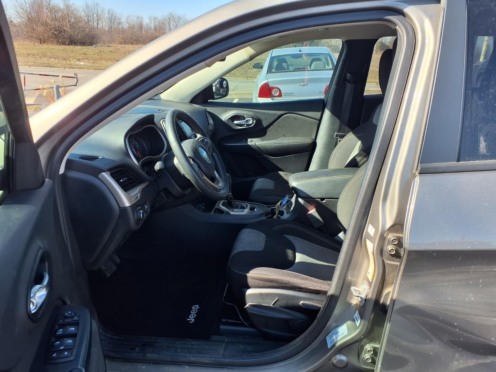 2017 Jeep Cherokee Sport