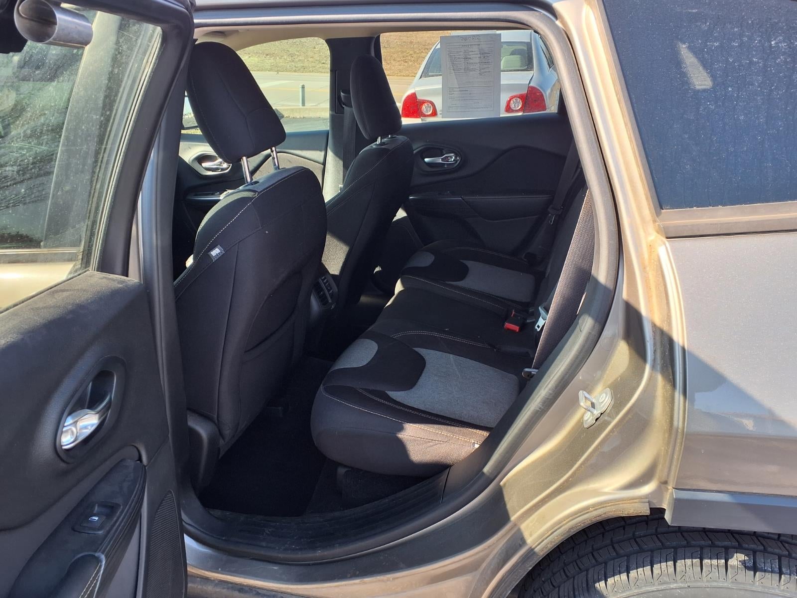 2017 Jeep Cherokee Sport