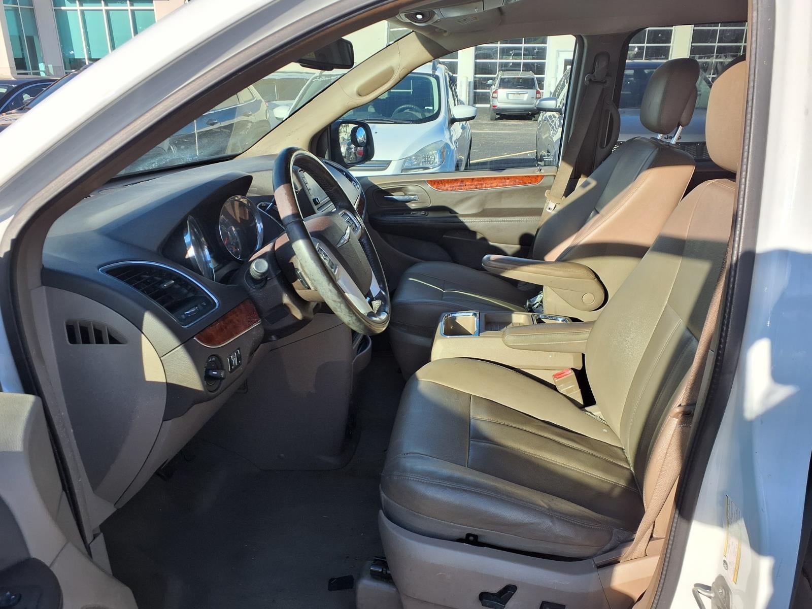 2016 Chrysler Town and Country Touring