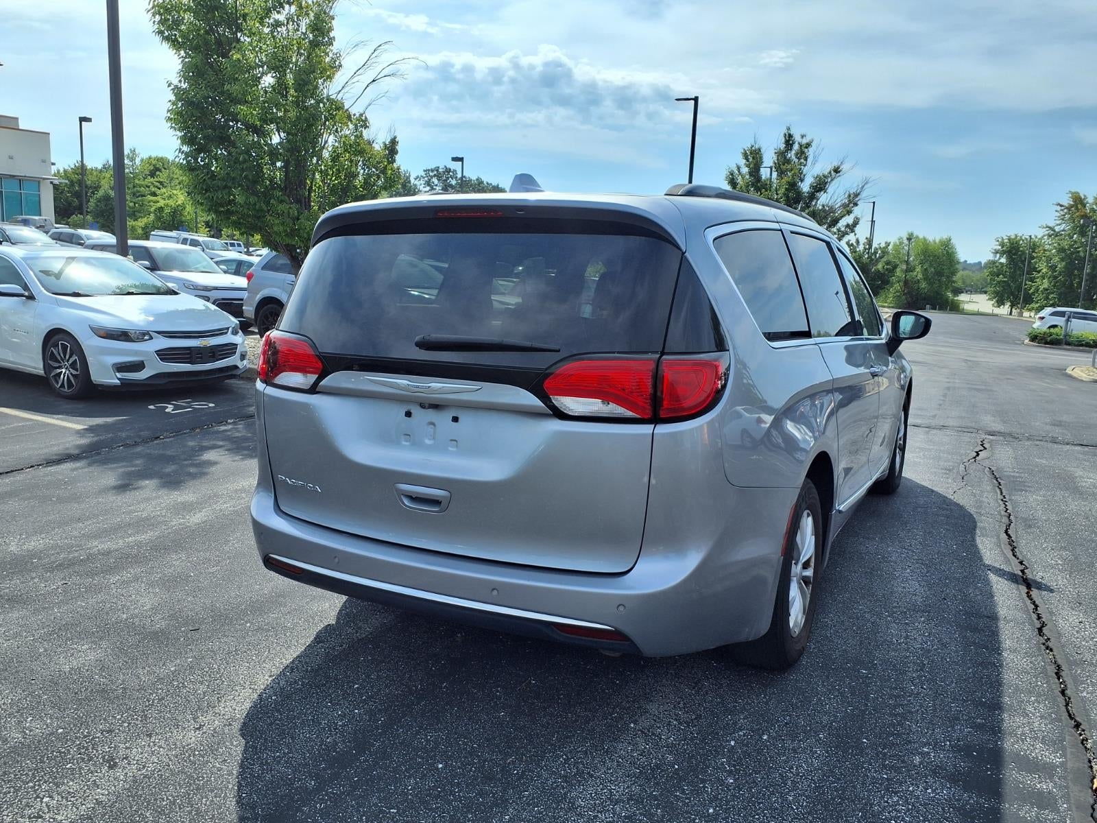 2017 Chrysler Pacifica Touring-L