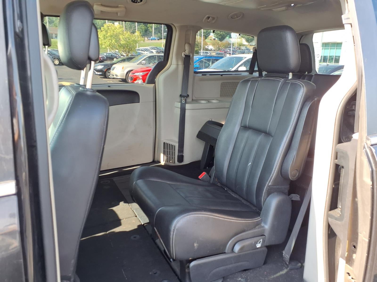 2014 Chrysler Town and Country Touring