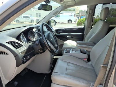 2014 Chrysler Town and Country Touring-L