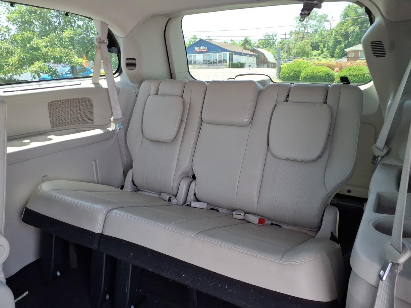 2014 Chrysler Town and Country Touring-L