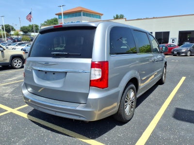 2014 Chrysler Town and Country Touring-L