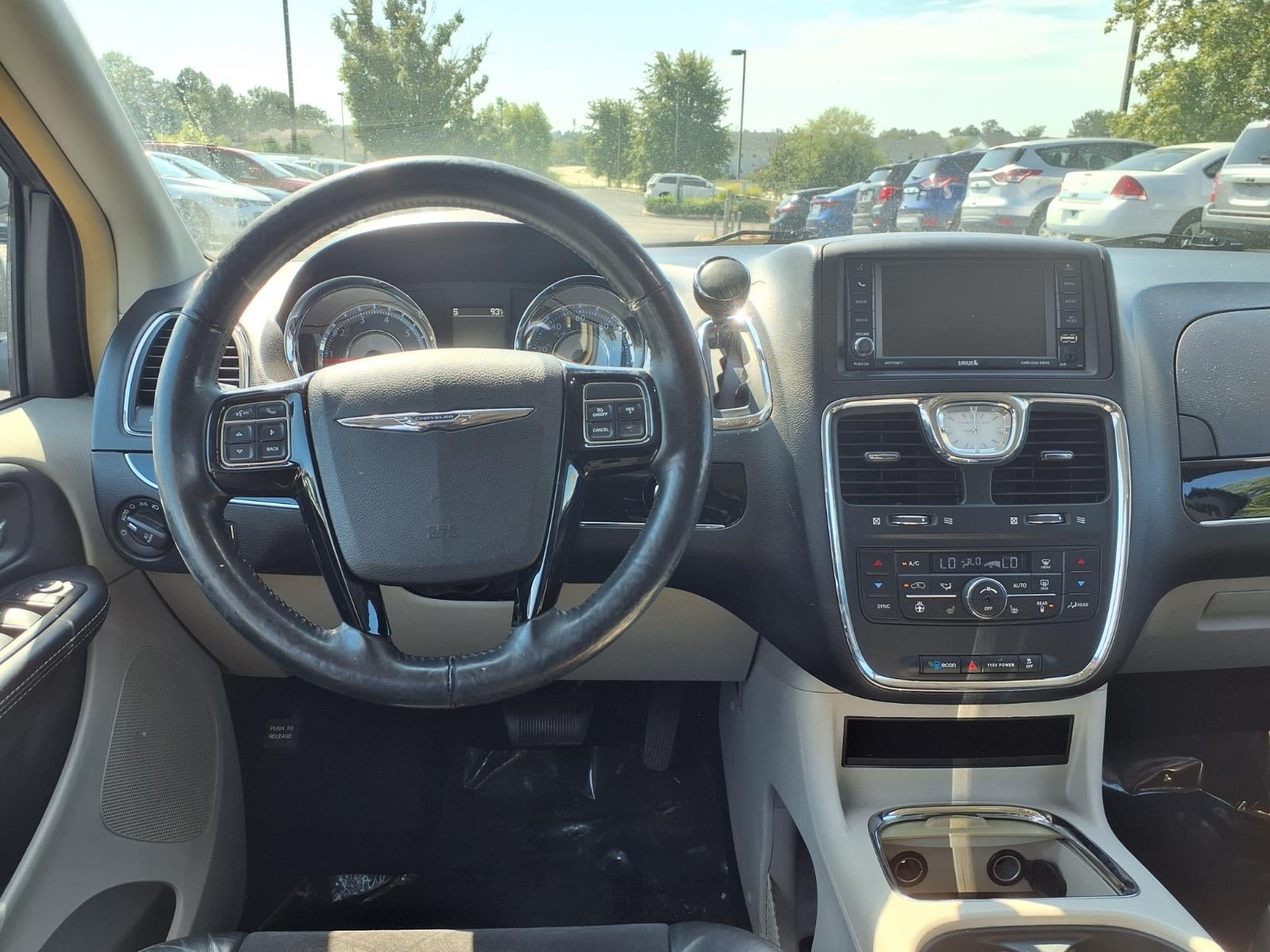 2016 Chrysler Town and Country Limited