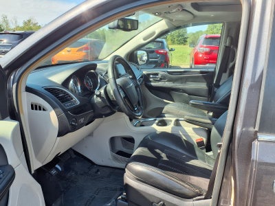 2016 Chrysler Town and Country Limited